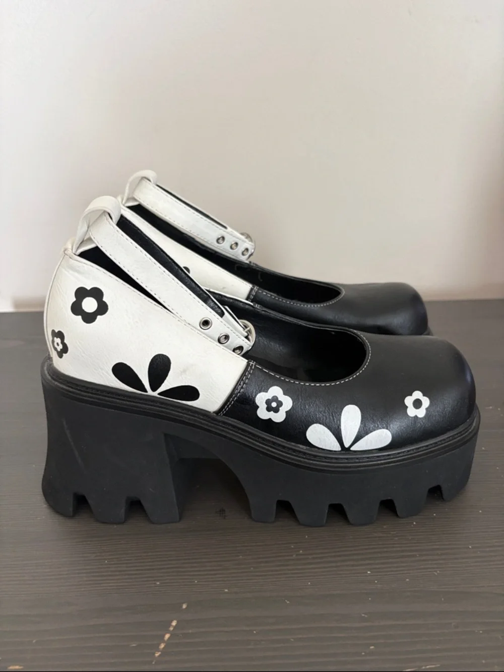 Lamoda Platform Mary Jane Y2K Heels Black White Floral Chunky Lug Sole Size 8